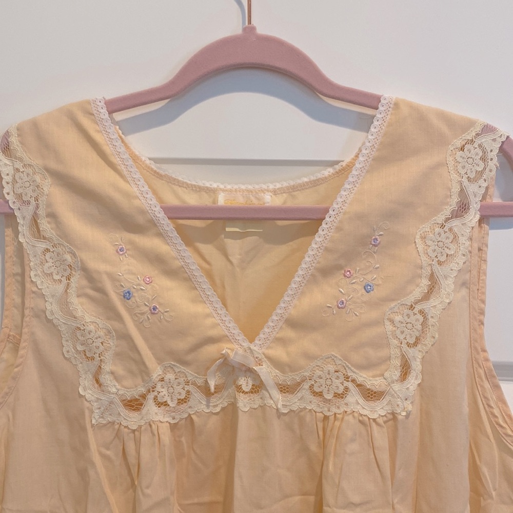 Simple vintage night gown